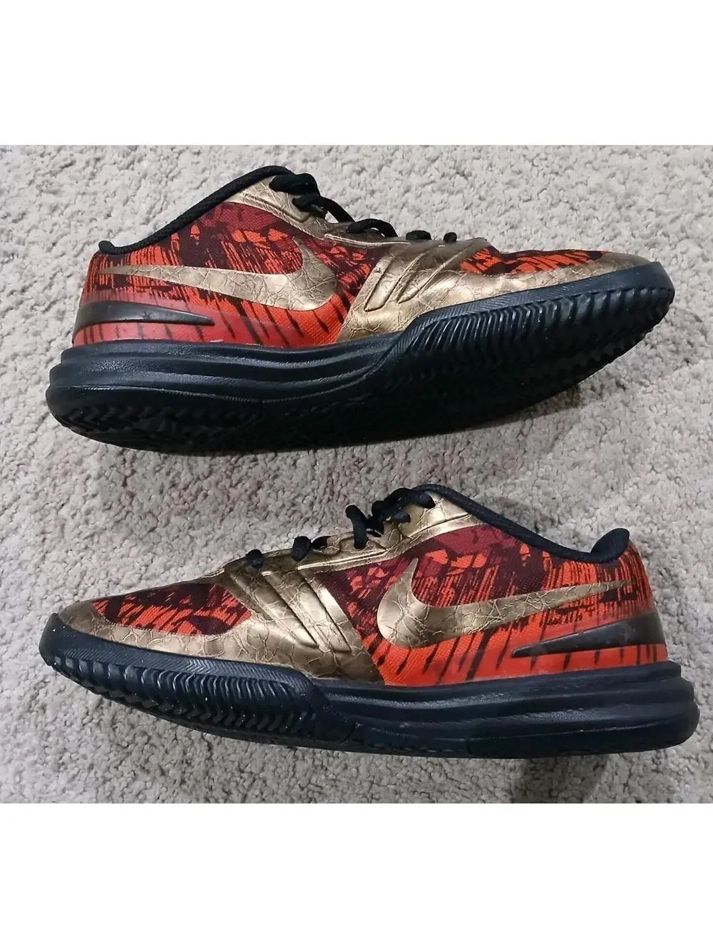 Size 7 (GS) - Nike KB Mentality Low Black Gold Red